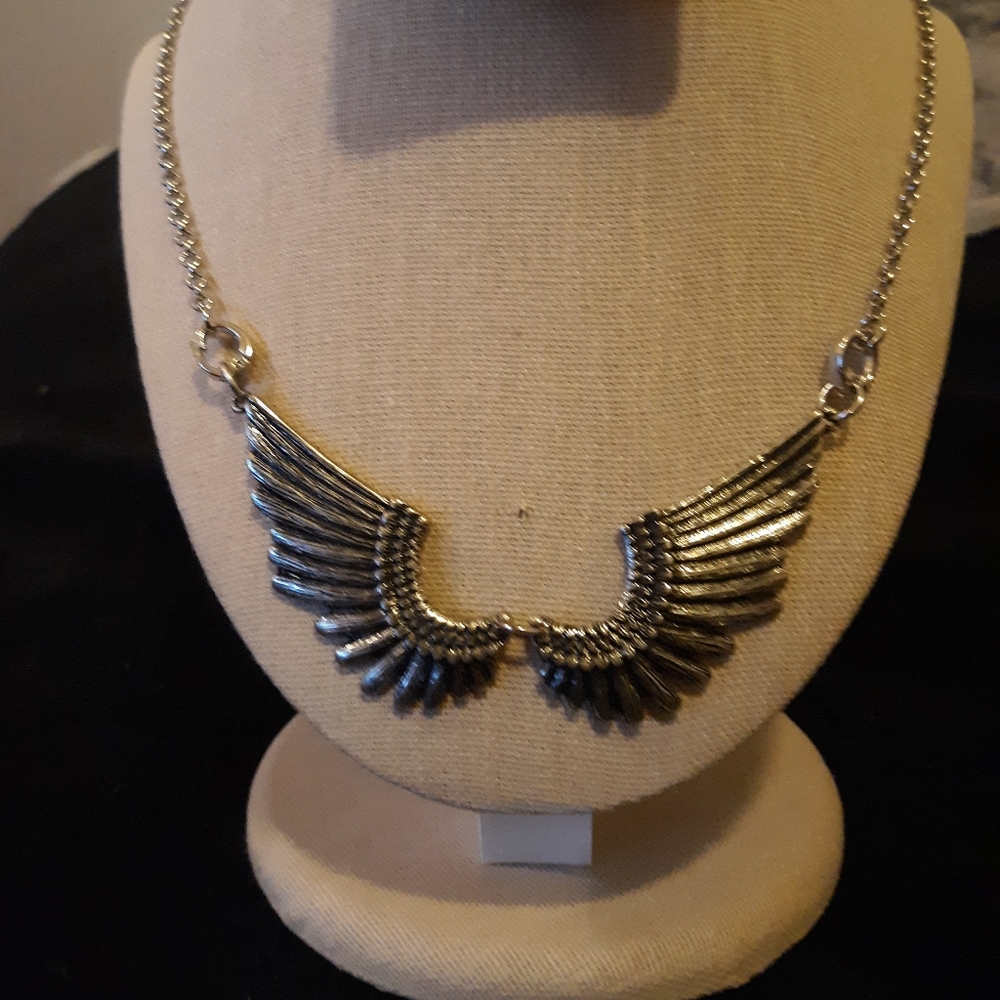 Silver wing necklace